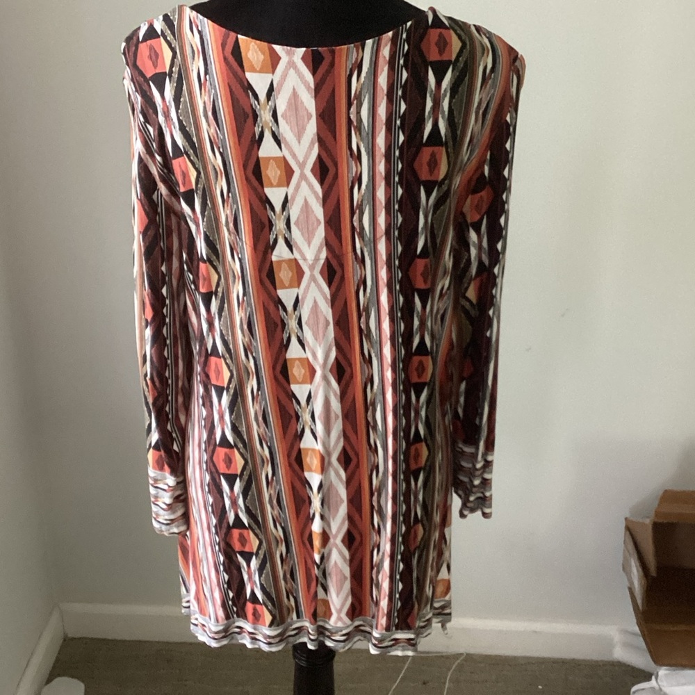 EUC Ruby Rd. Geometric Tunic - Picture 4 of 5
